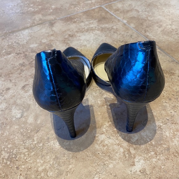 BCBG Generation Shoes in Size 9M/39 - Picture 6 of 16